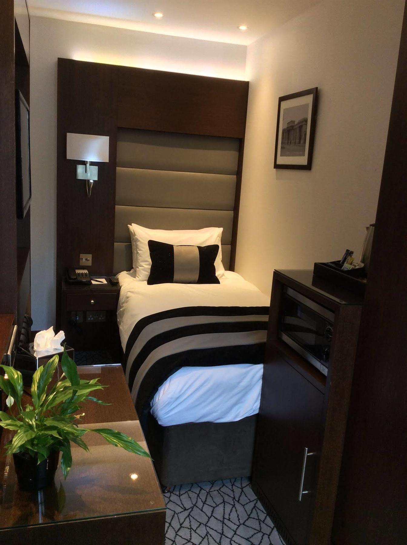 Park Grand London Lancaster Gate Hotel Exterior photo A single room at the hotel