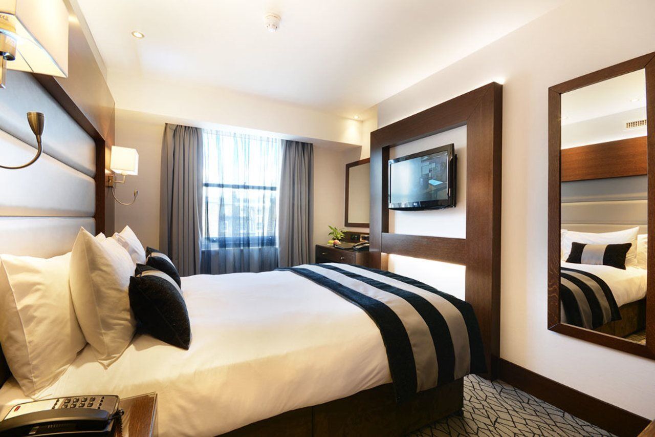 Park Grand London Lancaster Gate Hotel Exterior photo A bedroom at the hotel